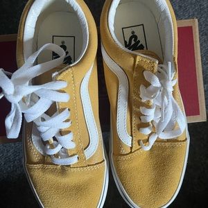 Old Skool vans 4.5 us men  |    6.0 us woman